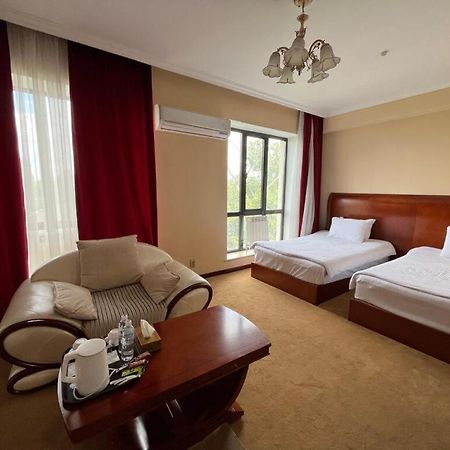 Luxurious Hotel Taraz Buitenkant foto