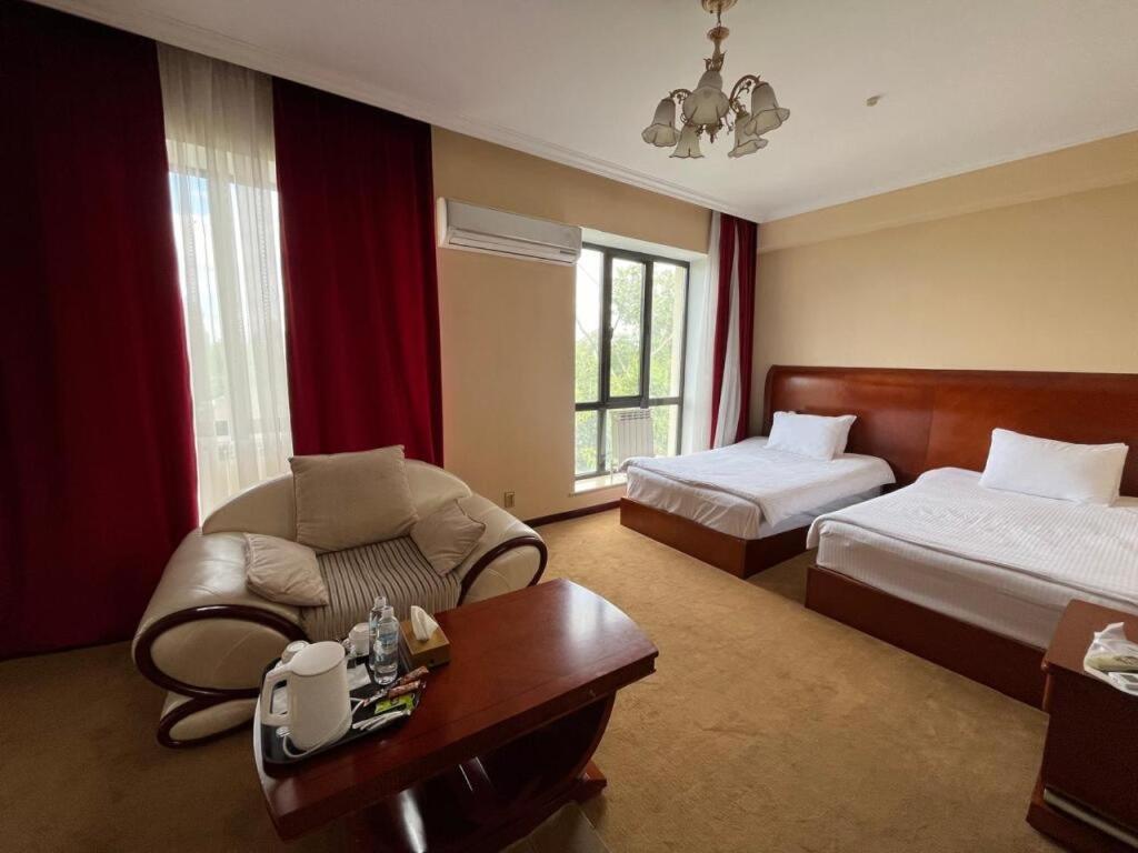 Luxurious Hotel Taraz Buitenkant foto