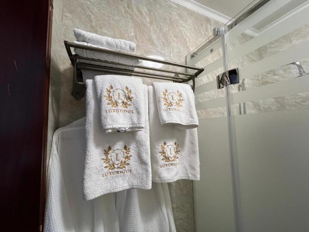 Luxurious Hotel Taraz Buitenkant foto