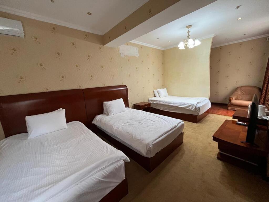 Luxurious Hotel Taraz Buitenkant foto