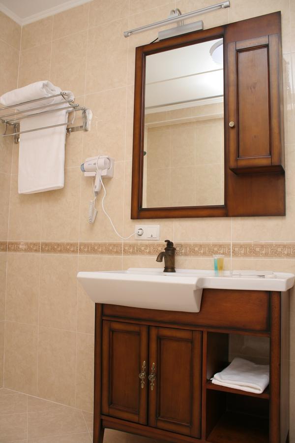 Luxurious Hotel Taraz Buitenkant foto