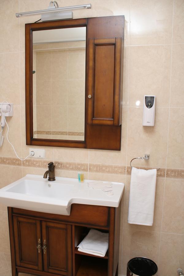 Luxurious Hotel Taraz Buitenkant foto